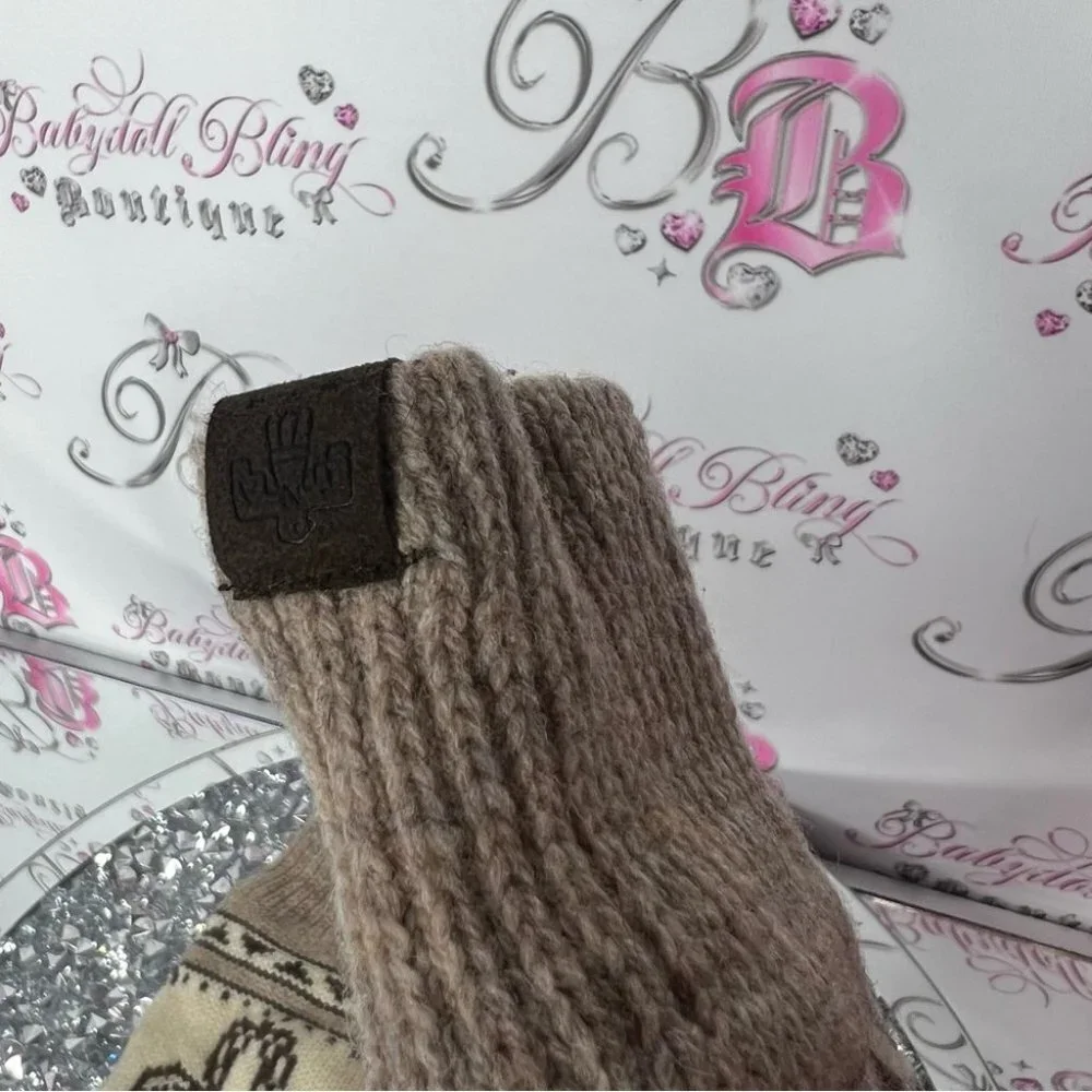 TNA Aritzia gloves mittens fingers logo cream brown knitted wool soft cozy warm
